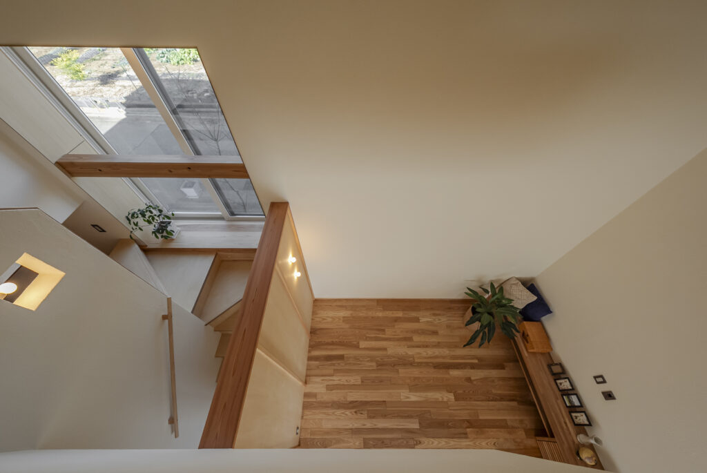 リビング　吹き抜け